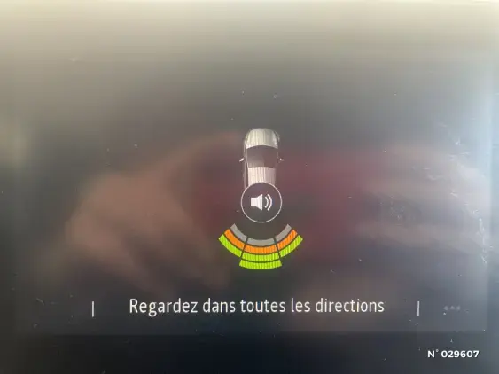 RENAULT CLIO V - voiture d'occasion - Photo 14