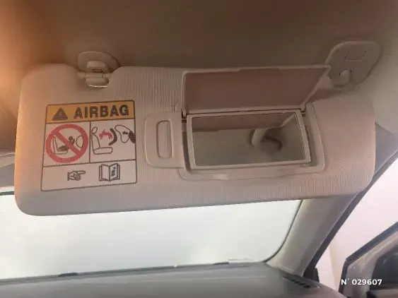 RENAULT CLIO V - voiture d'occasion - Photo 31