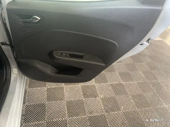 RENAULT CLIO V - voiture d'occasion - Photo 38