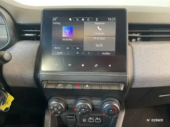 RENAULT CLIO V - voiture d'occasion - Photo 33