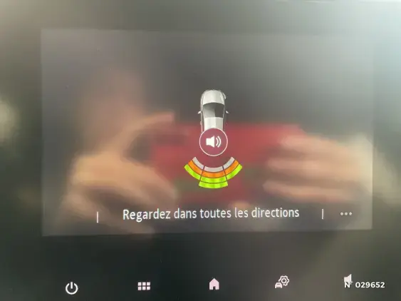 RENAULT CLIO V - voiture d'occasion - Photo 14