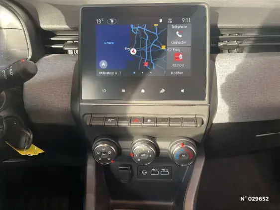 RENAULT CLIO V - voiture d'occasion - Photo 31