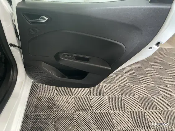 RENAULT CLIO V - voiture d'occasion - Photo 36