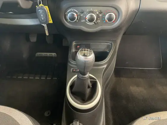 RENAULT TWINGO III - voiture d'occasion - Photo 34