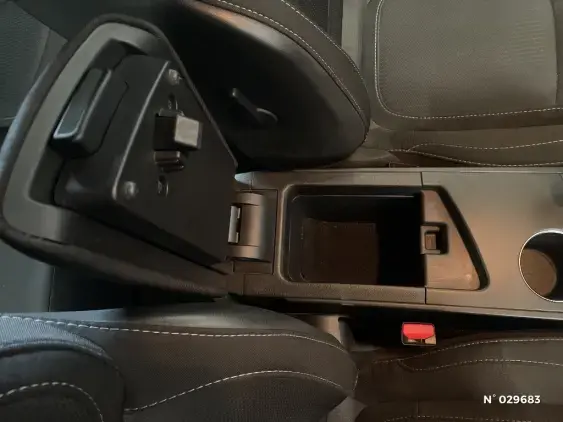 RENAULT MEGANE ESTATE IV - voiture d'occasion - Photo 35