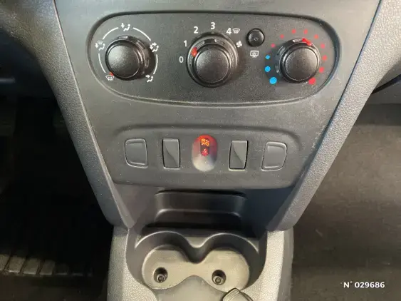 DACIA SANDERO II - voiture d'occasion - Photo 34