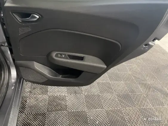 RENAULT CLIO V - voiture d'occasion - Photo 39