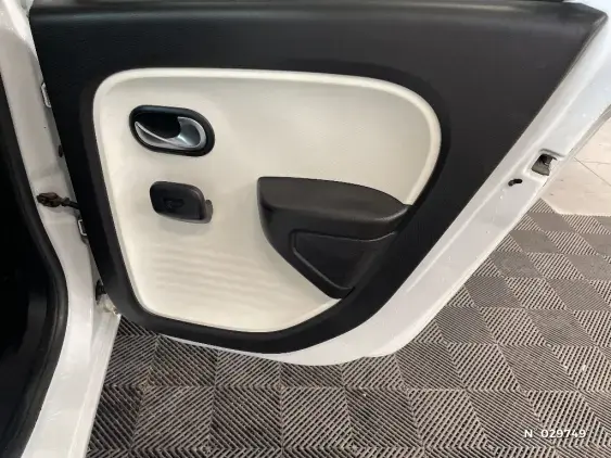 RENAULT TWINGO III - voiture d'occasion - Photo 38