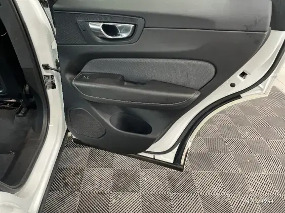 VOLVO XC60 II - voiture d'occasion - Photo 38