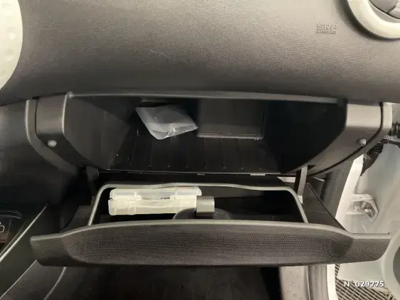 RENAULT TWINGO III - voiture d'occasion - Photo 37