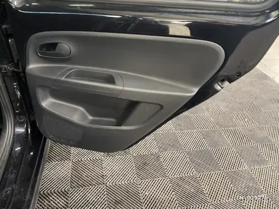 VOLKSWAGEN E-UP! II - voiture d'occasion - Photo 38