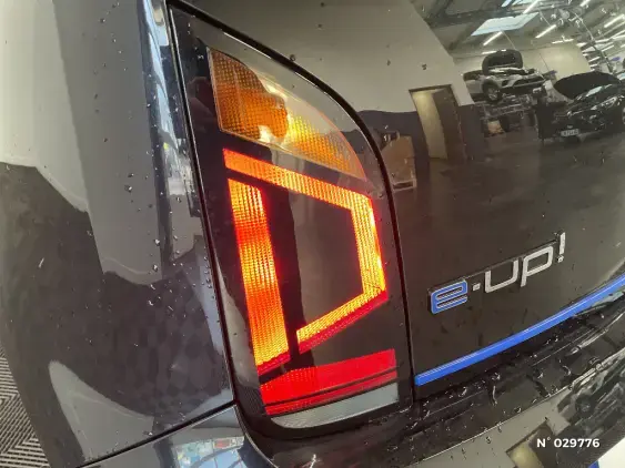 VOLKSWAGEN E-UP! II - voiture d'occasion - Photo 42