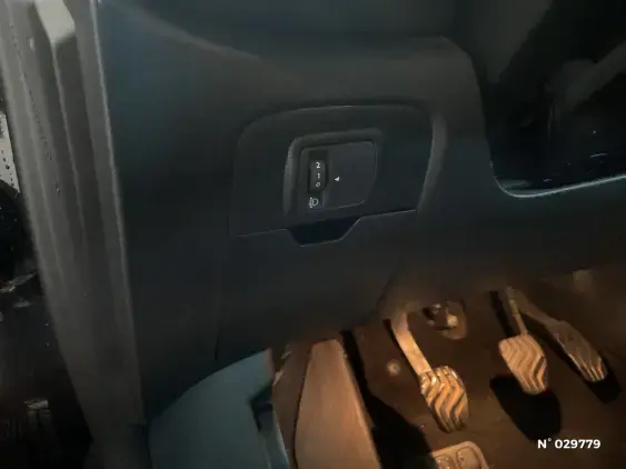 RENAULT SCENIC IV - voiture d'occasion - Photo 15