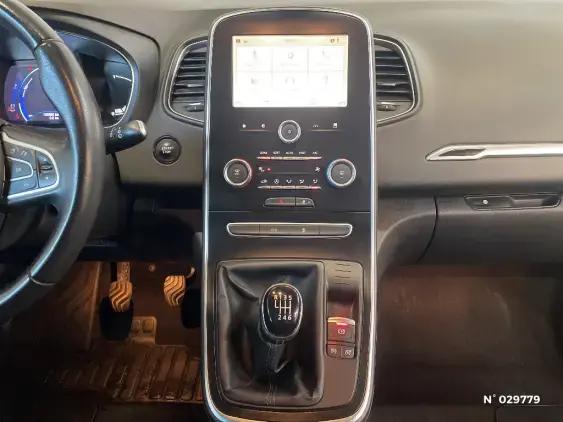 RENAULT SCENIC IV - voiture d'occasion - Photo 32