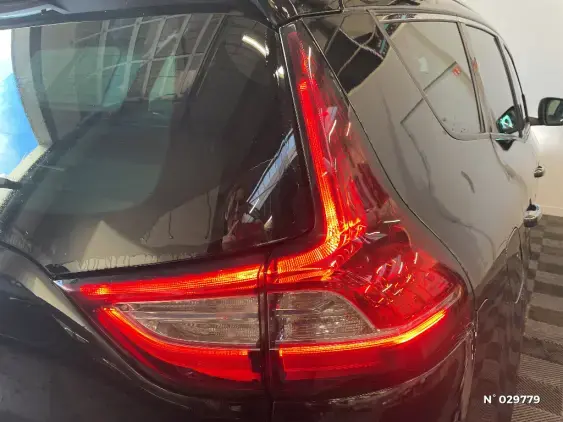 RENAULT SCENIC IV - voiture d'occasion - Photo 42