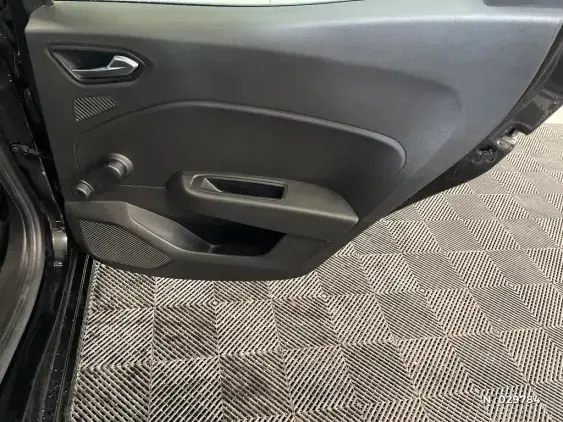 RENAULT CLIO V - voiture d'occasion - Photo 38