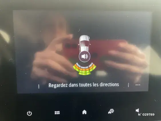 RENAULT CLIO V - voiture d'occasion - Photo 14