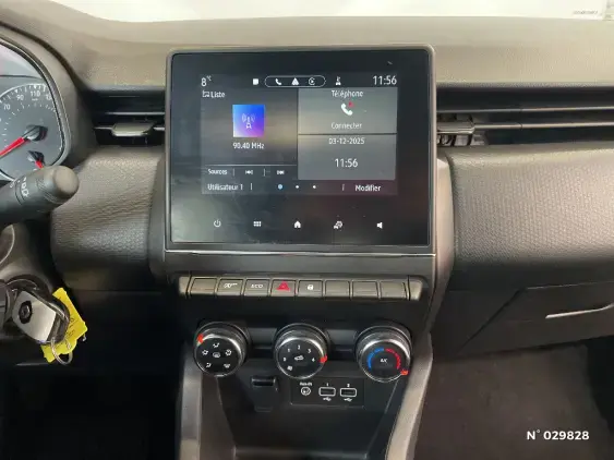 RENAULT CLIO V - voiture d'occasion - Photo 31