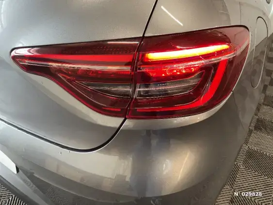 RENAULT CLIO V - voiture d'occasion - Photo 38