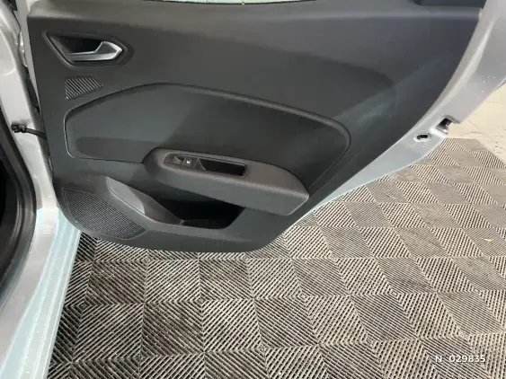 RENAULT CLIO V - voiture d'occasion - Photo 34