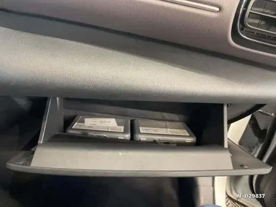 TOYOTA YARIS CROSS I - voiture d'occasion - Photo 37