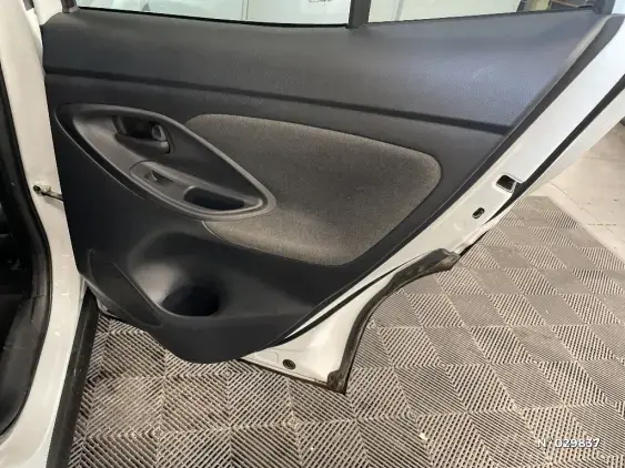 TOYOTA YARIS CROSS I - voiture d'occasion - Photo 39