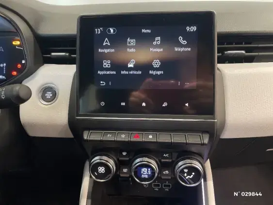 RENAULT CLIO V - voiture d'occasion - Photo 33