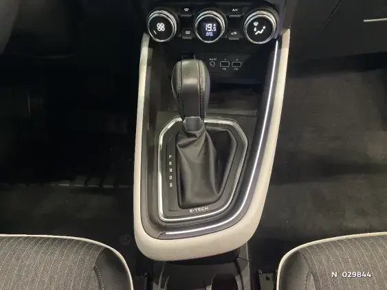 RENAULT CLIO V - voiture d'occasion - Photo 34