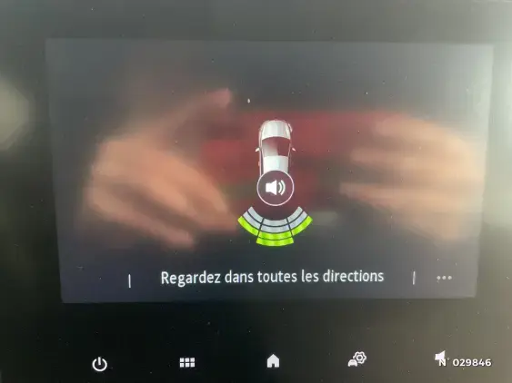 RENAULT CLIO V - voiture d'occasion - Photo 14