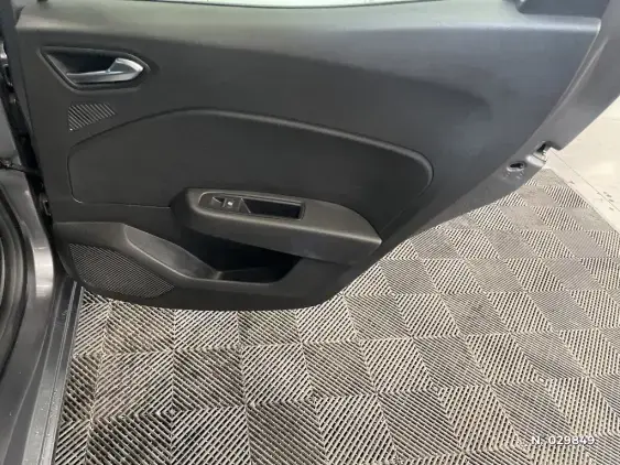 RENAULT CLIO V - voiture d'occasion - Photo 38