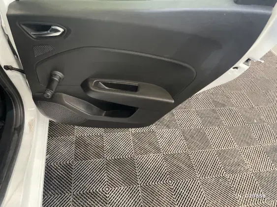 RENAULT CLIO V - voiture d'occasion - Photo 39