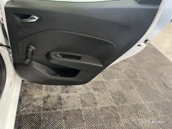 RENAULT CLIO V - voiture d'occasion - Photo 39