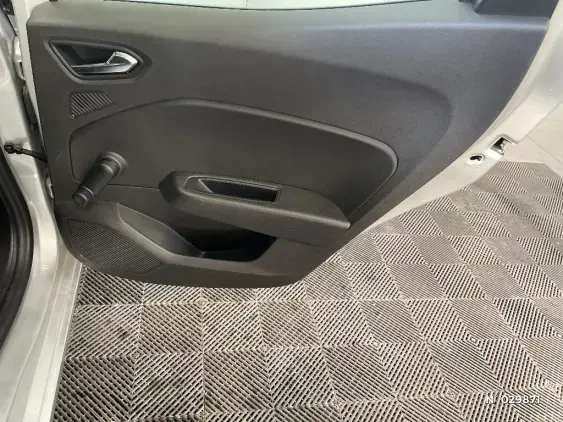 RENAULT CLIO V - voiture d'occasion - Photo 38