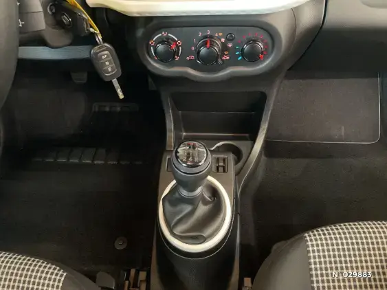 RENAULT TWINGO III - voiture d'occasion - Photo 34