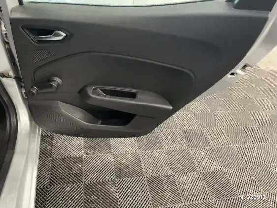 RENAULT CLIO V - voiture d'occasion - Photo 38