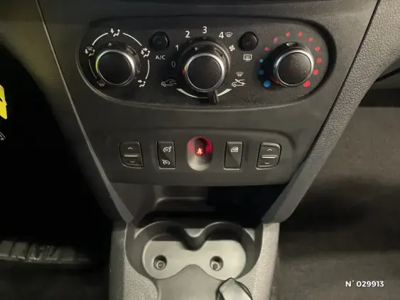 DACIA SANDERO II - voiture d'occasion - Photo 32