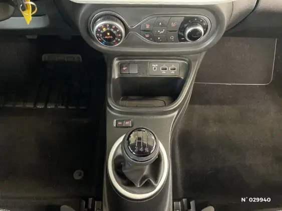 RENAULT TWINGO III - voiture d'occasion - Photo 30