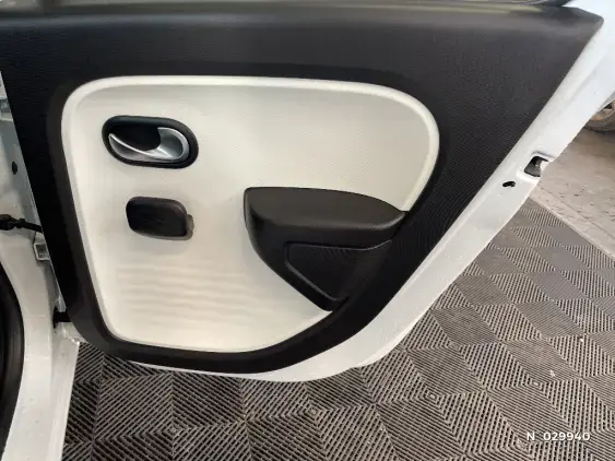 RENAULT TWINGO III - voiture d'occasion - Photo 35