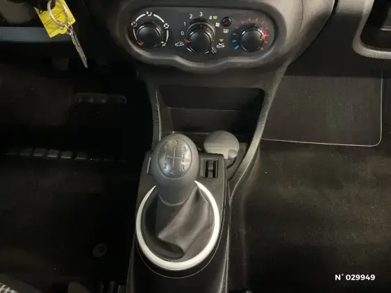 RENAULT TWINGO III - voiture d'occasion - Photo 34