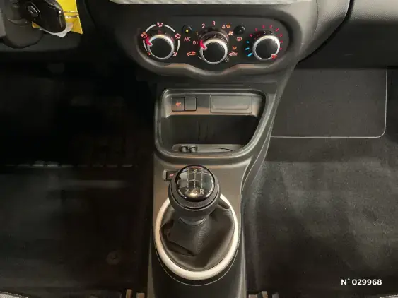 RENAULT TWINGO III - voiture d'occasion - Photo 31