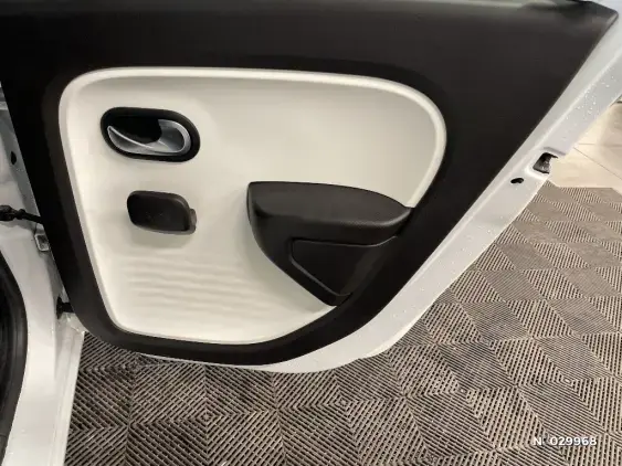 RENAULT TWINGO III - voiture d'occasion - Photo 36