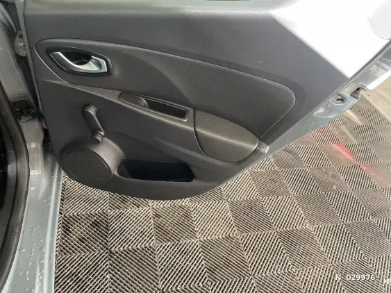 RENAULT CLIO IV - voiture d'occasion - Photo 39