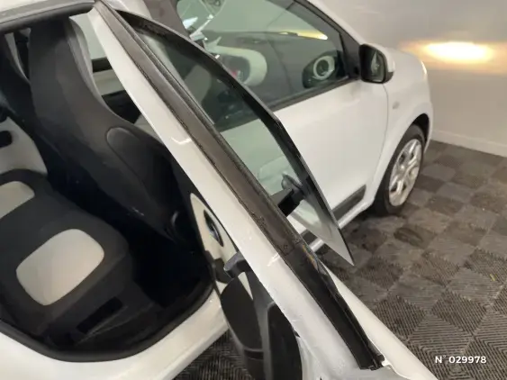 RENAULT TWINGO III - voiture d'occasion - Photo 38