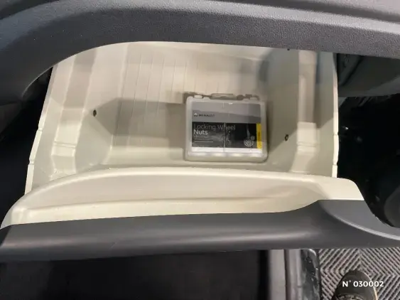 RENAULT CAPTUR - voiture d'occasion - Photo 37