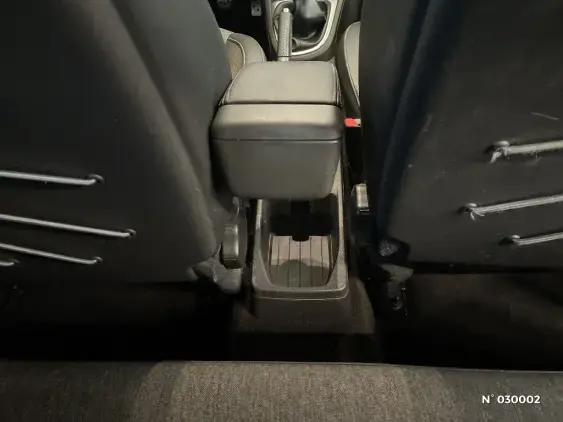 RENAULT CAPTUR - voiture d'occasion - Photo 38