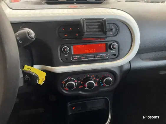 RENAULT TWINGO III - voiture d'occasion - Photo 13