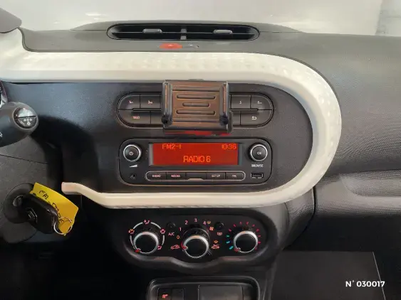 RENAULT TWINGO III - voiture d'occasion - Photo 33