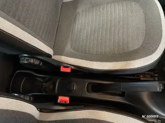 RENAULT TWINGO III - voiture d'occasion - Photo 35