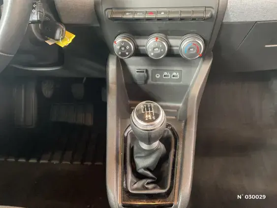 RENAULT CLIO V - voiture d'occasion - Photo 32