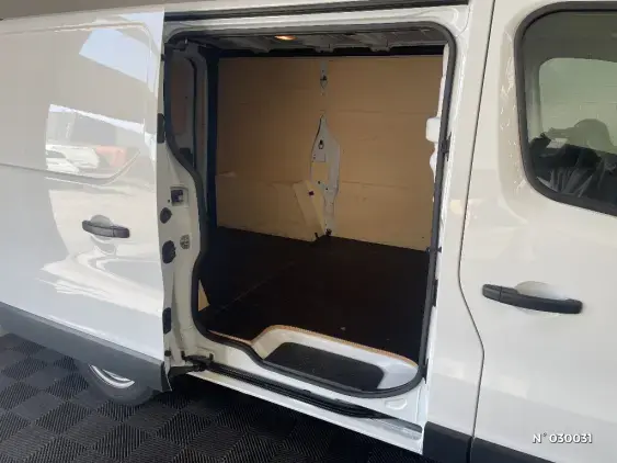 RENAULT TRAFIC FG III - voiture d'occasion - Photo 11